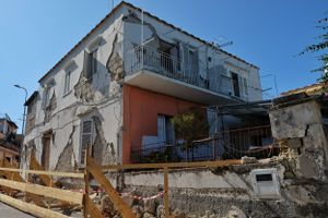 All the buildings are not habitable, people left their houses and there are ruins and debris everywhere
