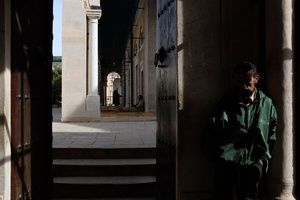 Man and mosquee