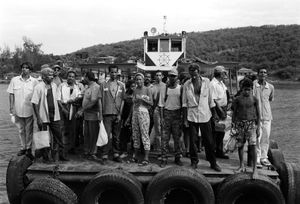 Santiago de Cuba, 2000 © Peter Kayafas