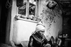Roya Valley (France)_Because the border is closed, this Eritrean woman arrived in France walking hours by the mountains, she will have a rest in Cédric Herrou’s residence before she continues her exile journey.