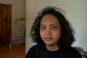 Portraits of survivors and and former political prisoners and relatives of the victims of the 1965 massacres in Indonesia