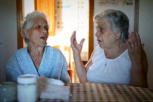 Documentary photography, Portrait, Family, Sisters, Immigration. © Irena Siwiak Atamewan