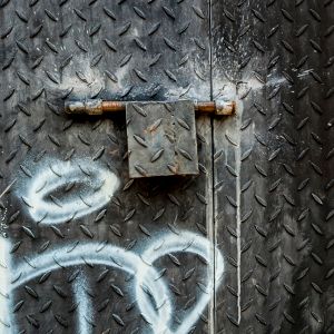 The appeal to the defense. / L'appello alla difesa.
