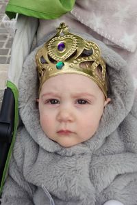 ELIZABETH THE BABY QUEEN (1/3)