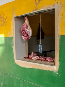 F-Emmanuel-Bastien-still-life-commerce in Cuba-12