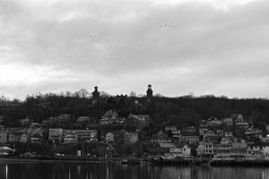 21-  Confines
