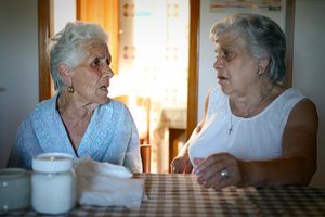 Documentary photography, Portrait, Family, Sisters, Immigration. © Irena Siwiak Atamewan