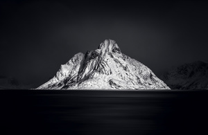 Mountain Olstind LOFOTEN